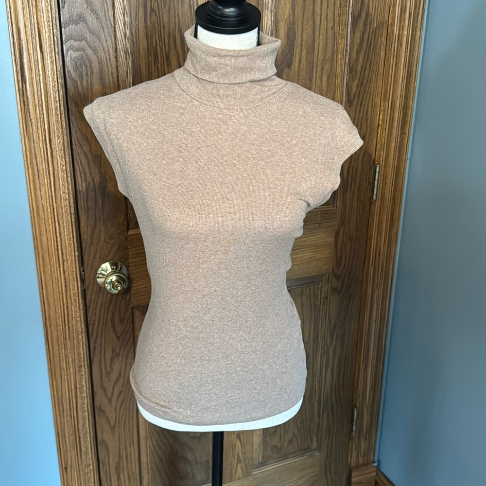 Banana Republic Sz S Tan Mock Capped Sleeve turtleneck